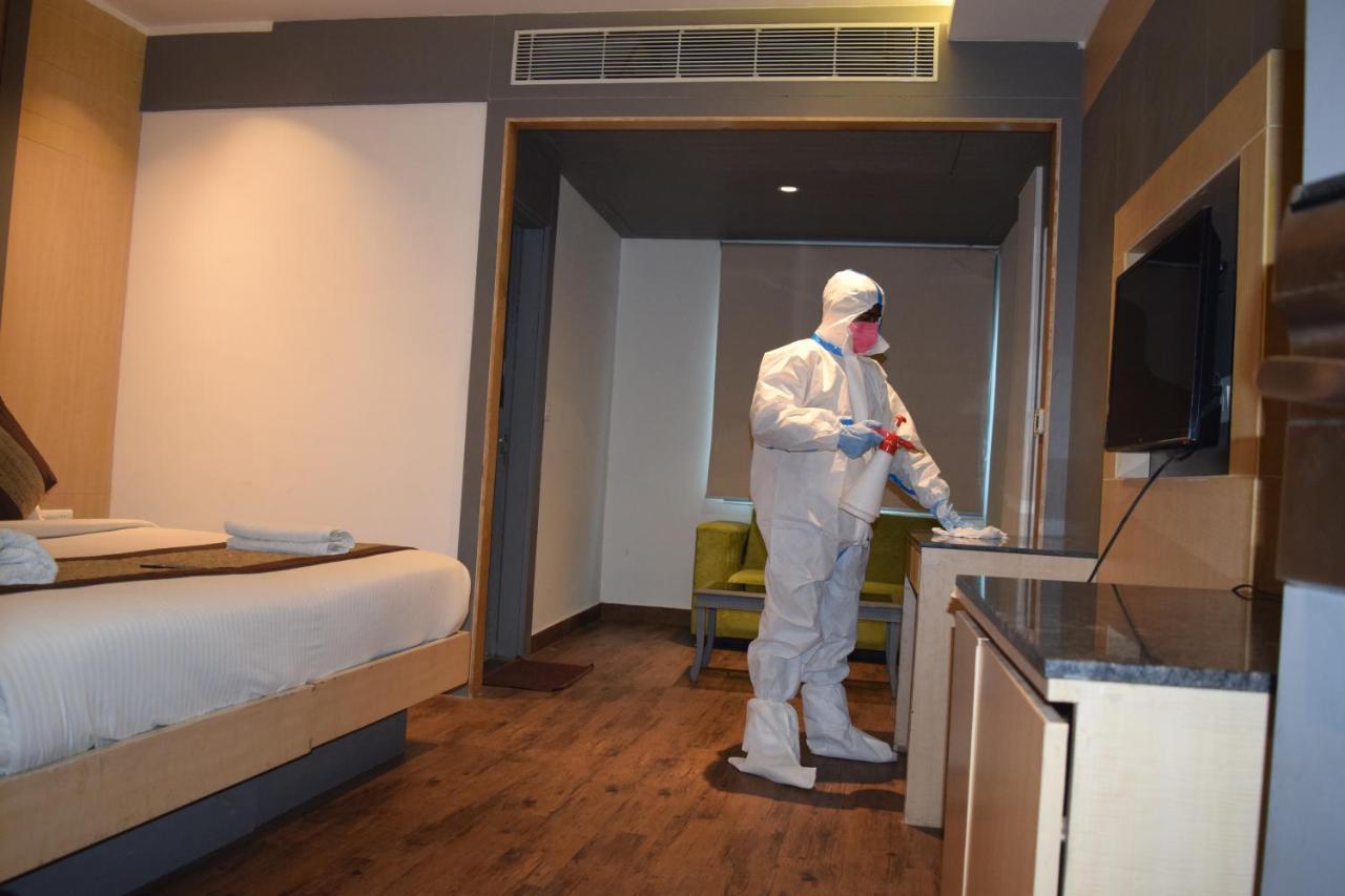 Hotel Superb 5 Mins Walk From New Delhi Station Exterior photo