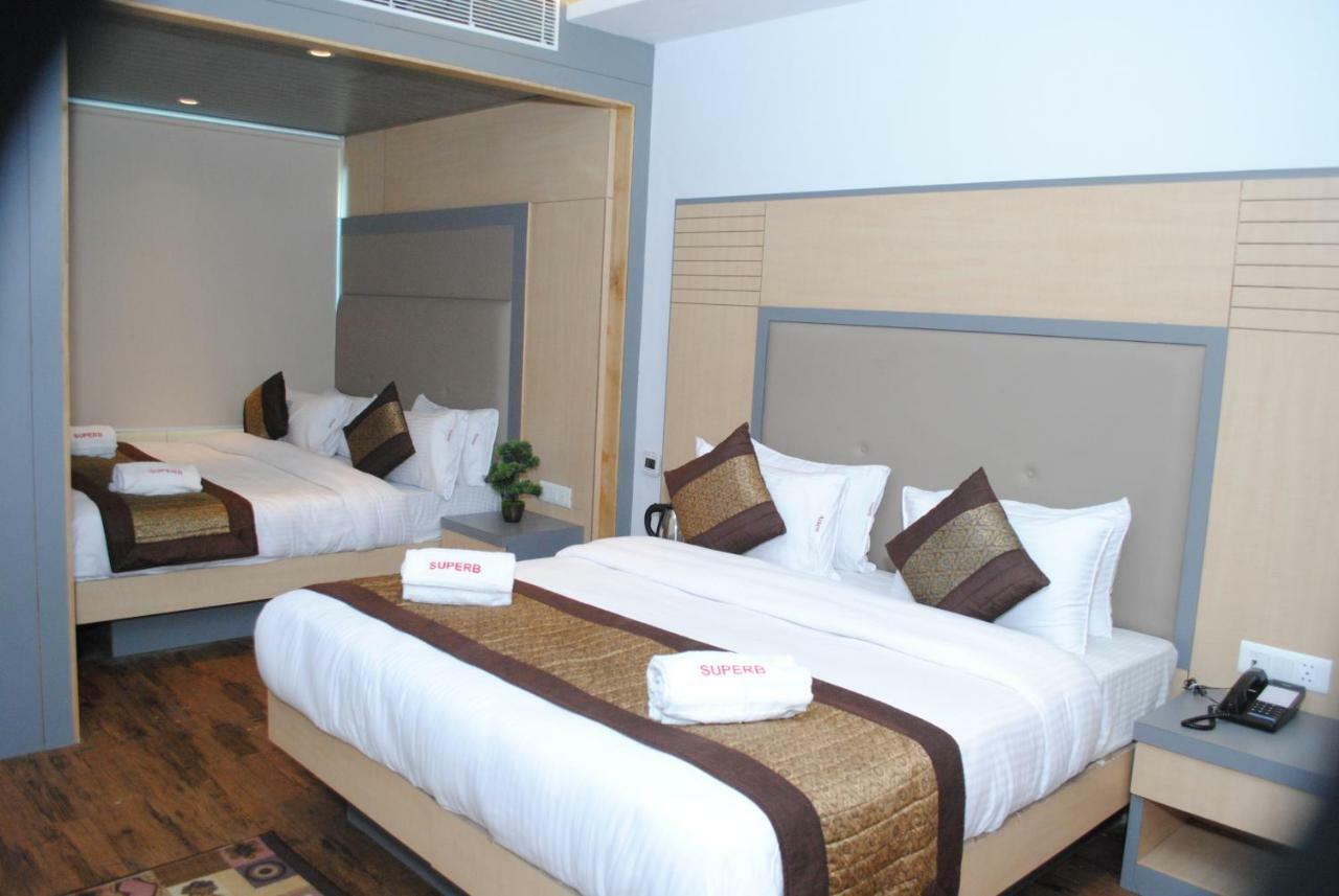 Hotel Superb 5 Mins Walk From New Delhi Station Exterior photo