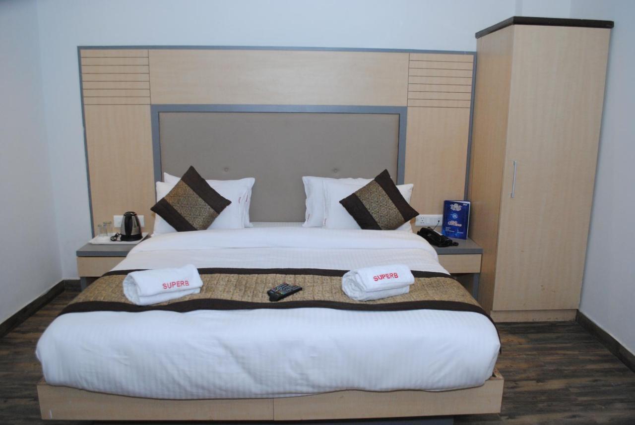 Hotel Superb 5 Mins Walk From New Delhi Station Exterior photo